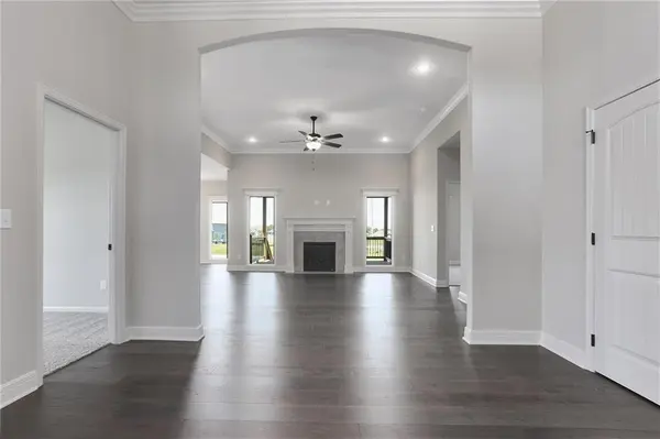11436 N Auburndale CIR, Kansas City, MO 64157