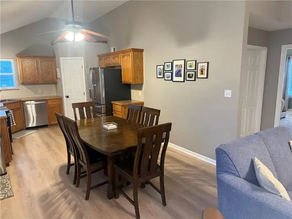 521 Hillbrook DR, Lansing, KS 66043