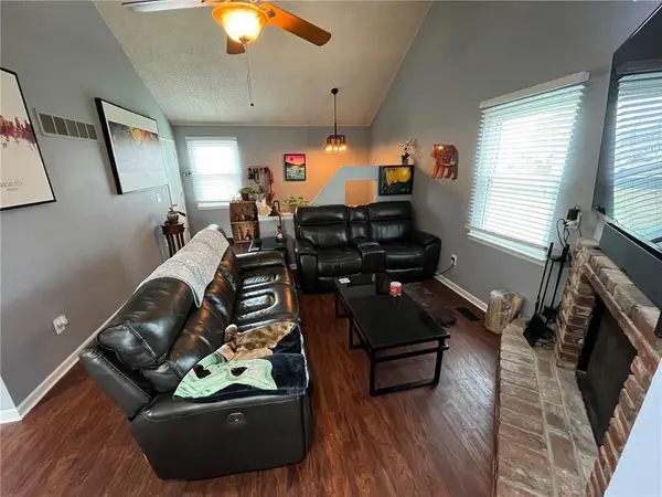 14101 W 88th PL, Lenexa, KS 66215