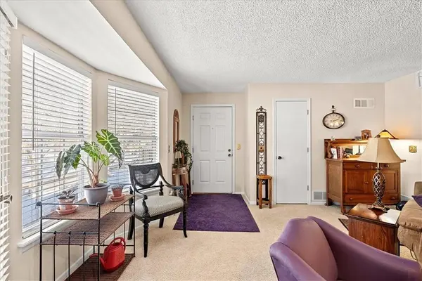 8333 Lowell AVE #4, Overland Park, KS 66212