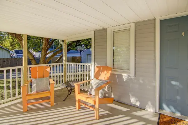 5006 Nall AVE, Roeland Park, KS 66202