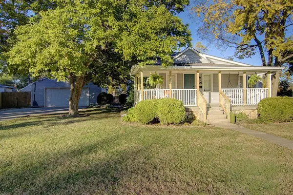5006 Nall AVE, Roeland Park, KS 66202