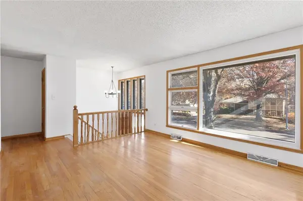 9344 Hardy DR, Overland Park, KS 66212