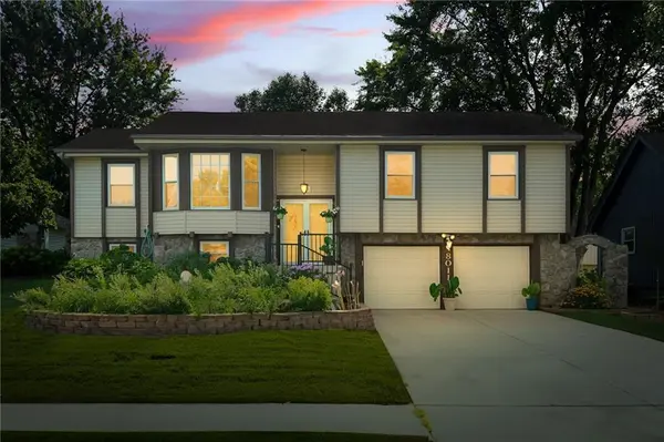 8011 Gillette ST, Lenexa, KS 66215