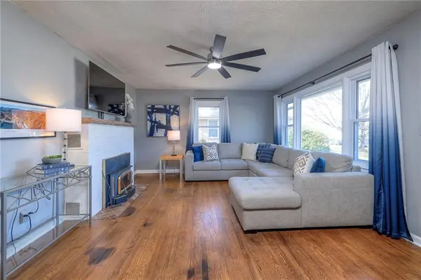 8901 E 66th ST, Raytown, MO 64133