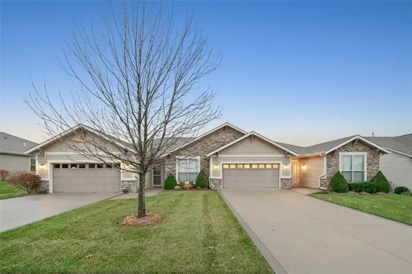 5614 Chimney Rocks CIR, Lawrence, KS 66049