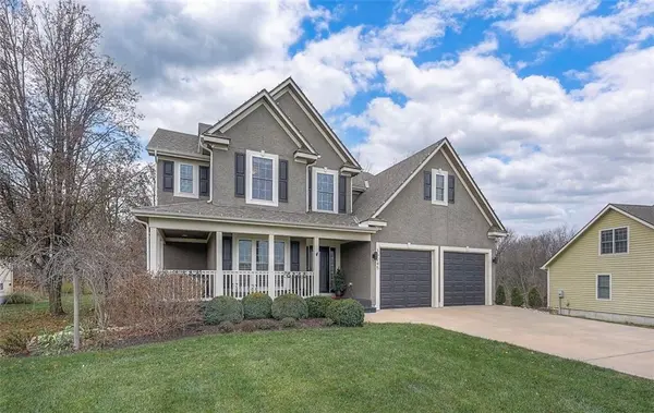 15245 Linden CT, Bonner Springs, KS 66012