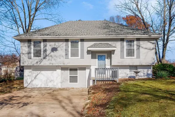 1504 Blueberry DR,  Harrisonville,  MO 64701