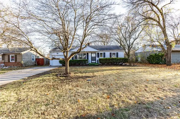 9005 E 74th ST, Raytown, MO 64133