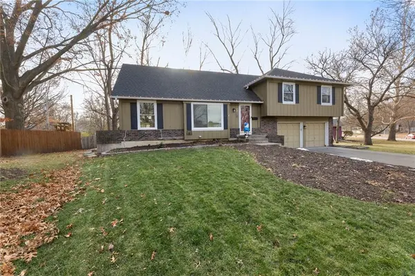 9609 Hardy ST, Overland Park, KS 66212