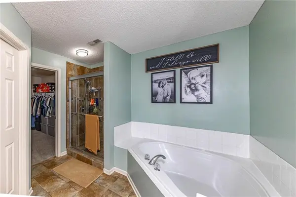 620 River Falls RD, Edwardsville, KS 66111