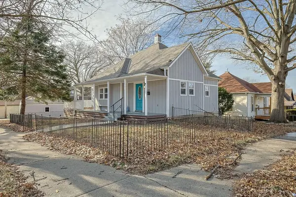 2924 Felix ST, St Joseph, MO 64501