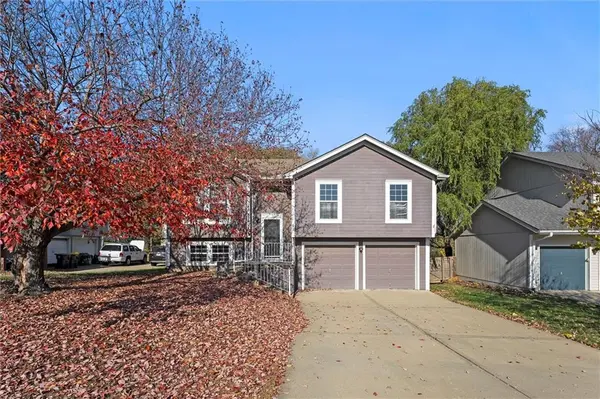 8804 NE 73rd TER, Kansas City, MO 64158
