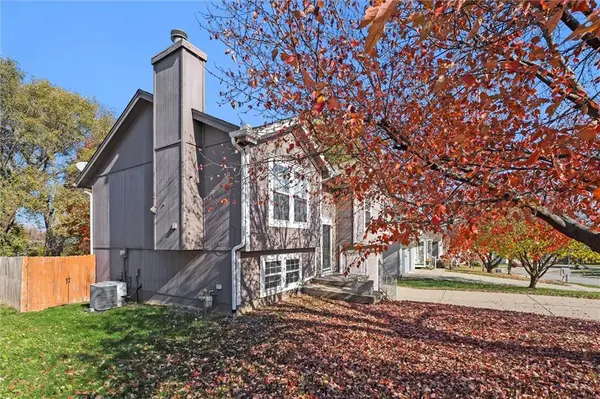 8804 NE 73rd TER, Kansas City, MO 64158