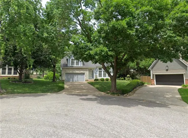 13928 W 109th ST, Lenexa, KS 66215