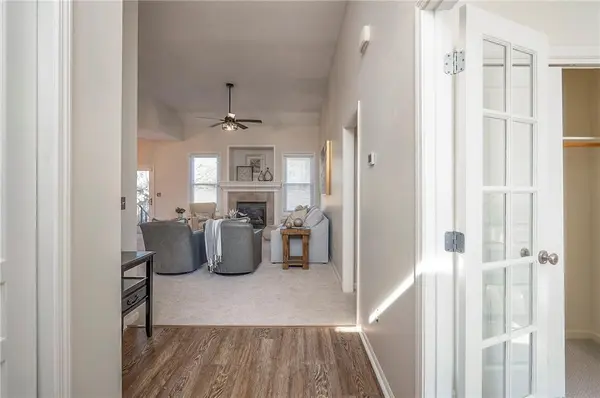 21950 W 119th TER, Olathe, KS 66061