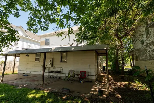 713 Lincoln ST, Coffeyville, KS 67337