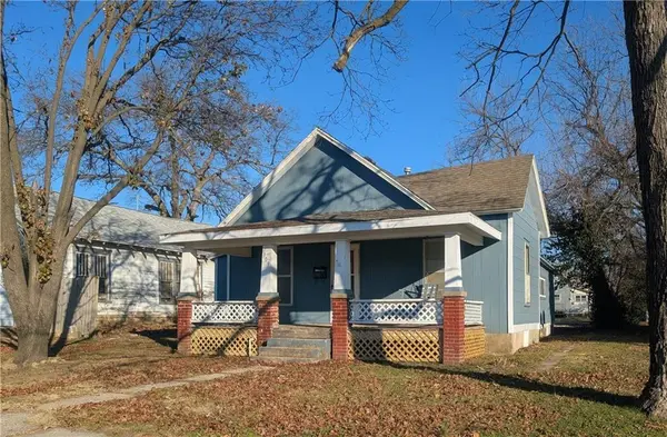 309 S Elm ST, Iola, KS 66749