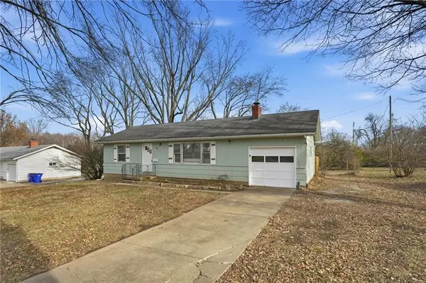 13609 Cypress AVE, Grandview, MO 64030