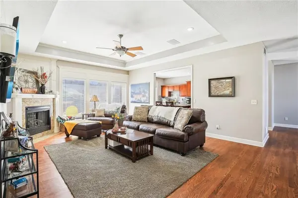 205 DoubleTree LN, Smithville, MO 64089