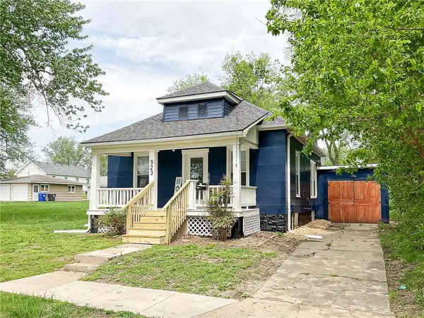 923 E 10th ST, Sedalia, MO 65301