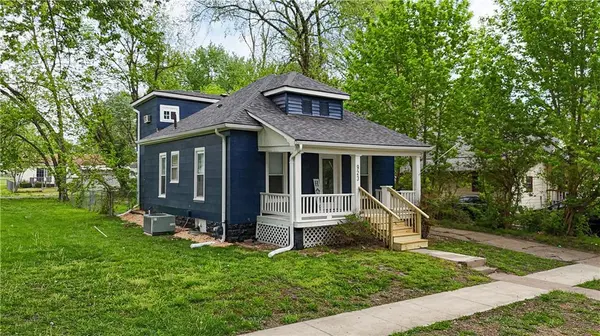 923 E 10th ST, Sedalia, MO 65301