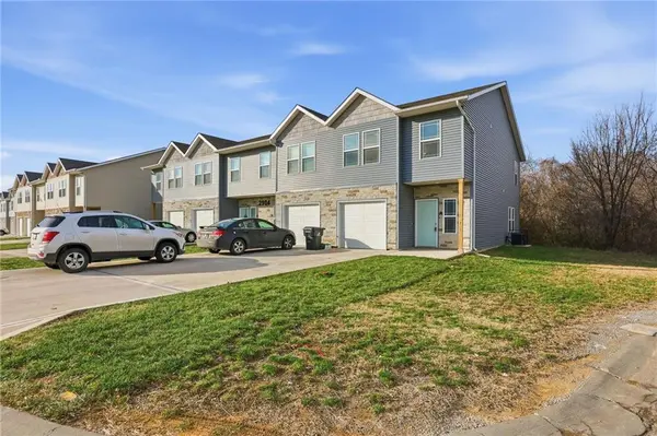 2904 S Harvard AVE, Independence, MO 64052