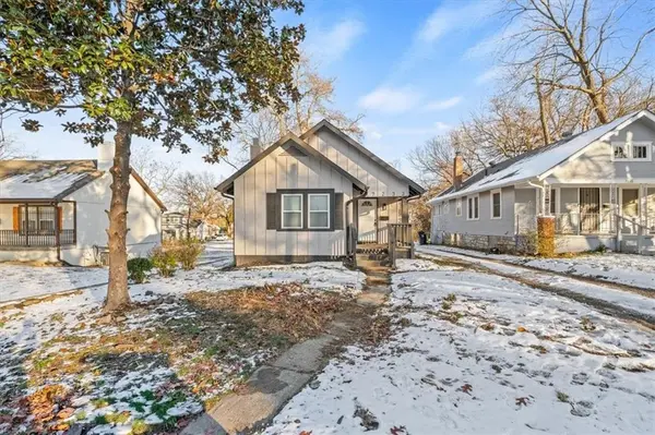7233 Park AVE, Kansas City, MO 64132