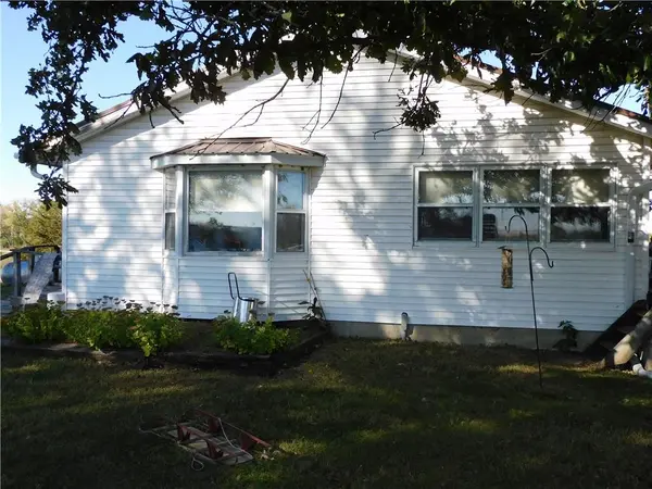 7658 310th RD, Everest, KS 66424