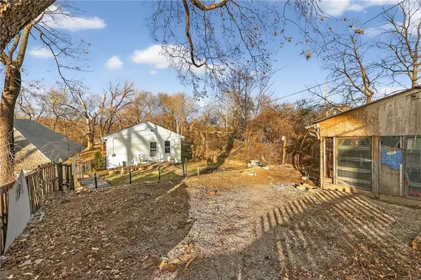 8727 E Lexington AVE, Independence, MO 64053