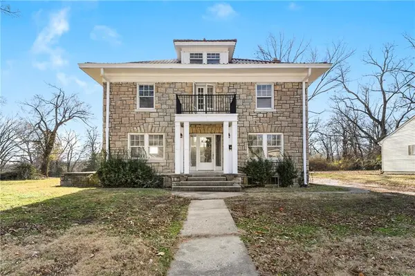4215 E 61st ST, Kansas City, MO 64130