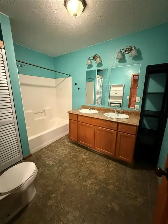 428 Walnut ST, Guilford, MO 64457