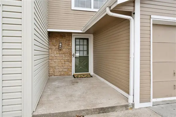 6813 NW MOKANE AVE, Kansas City, MO 64151