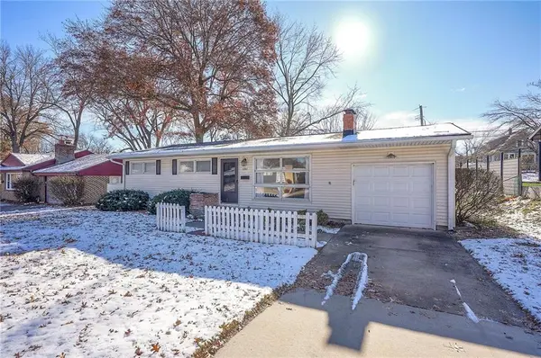 6901 W 78th TER, Overland Park, KS 66204