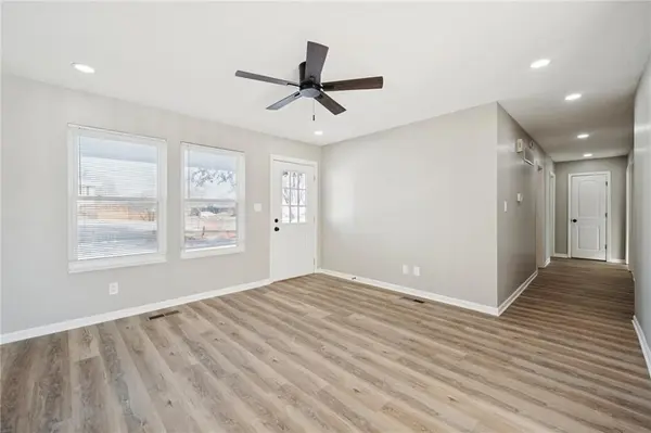 103 W Edgewood DR, Edgerton, KS 66201