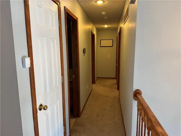 300 N Hickory ST, Gardner, KS 66030