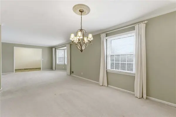 5500 W 88th TER, Overland Park, KS 66207