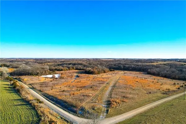 535 RD, Darlington, MO 64438