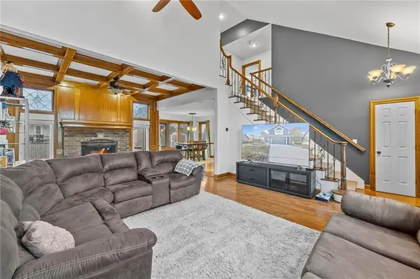 15206 Foster ST, Overland Park, KS 66223