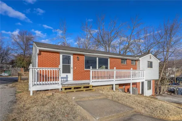 230 NE Evansdale RD, Kansas City, MO 64116