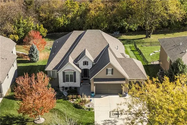 9425 Pinnacle ST, Lenexa, KS 66220