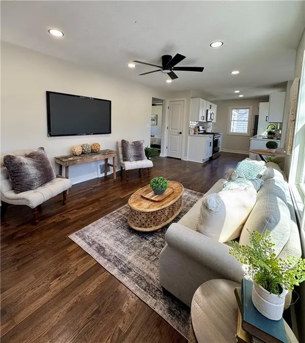 5112 Maple ST, Mission, KS 66202