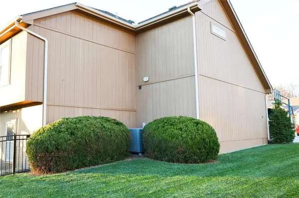 21805 E 32nd TER #S, Independence, MO 64057