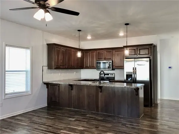 1740 S Park DR, Tonganoxie, KS 66086