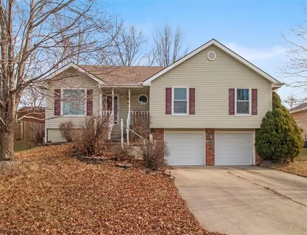 6913 T Gabbert DR, Pleasant Valley, MO 64068
