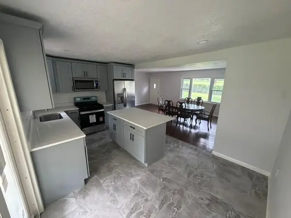 502 NE 74th ST, Gladstone, MO 64118