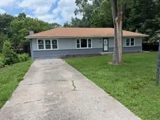 502 NE 74th ST, Gladstone, MO 64118