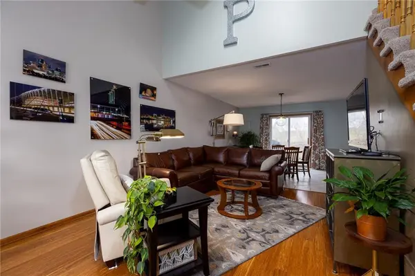 1836 Chickadee DR, Liberty, MO 64068
