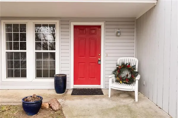 1836 Chickadee DR, Liberty, MO 64068
