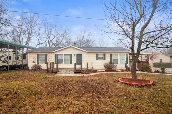 22304 S Buck DR, Peculiar, MO 64078